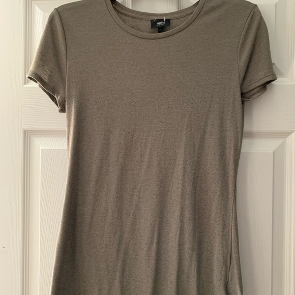 ISO - MOSSIMO TOPS - Picture 3 of 4